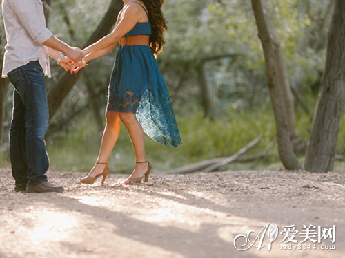 浪漫爱情的秘诀10个方法保持恋爱的感觉(10)_文化时尚_经济网_国家一类新闻网站