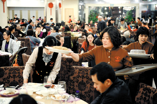 广州餐饮业税费多达50项 部分企业交的税比利