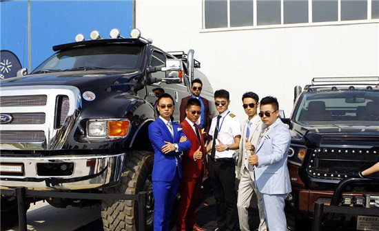 滴滴打车推出一号专机服务 飞10分钟998元被