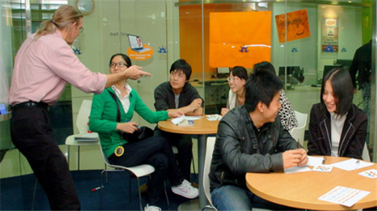 华尔街英语 帮妈妈把宝宝的英语教成准母语_快