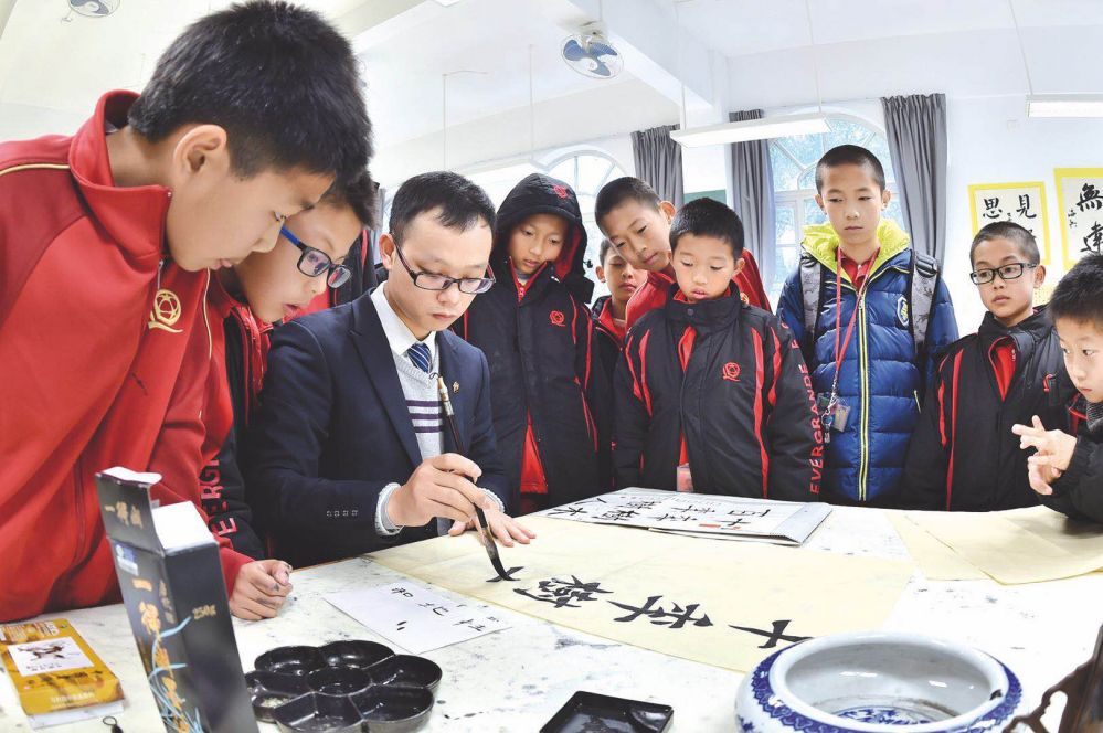 恒大足校皇马青训体系再招700少年 里皮任顾问