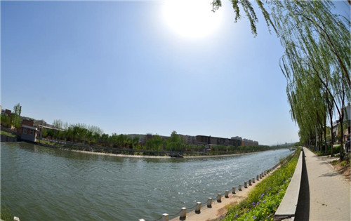 6  新安县城涧河沿岸风光