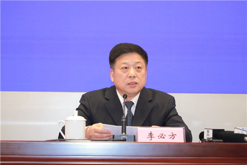 安徽省政府副秘书长(省"四送一服"办公室主任) 李必方发布新闻.
