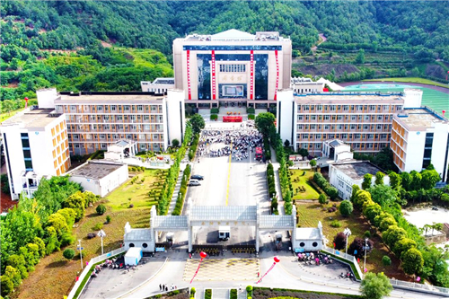 南阳职业学院举行建校十周年庆典大会