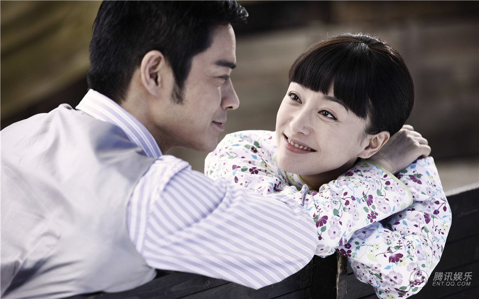 《滚滚红尘》热播 秦岚郑嘉颖吻照曝光