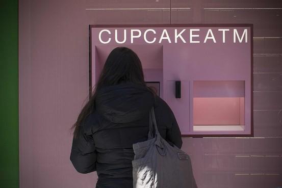 蛋糕ATM机风靡纽约曼哈顿