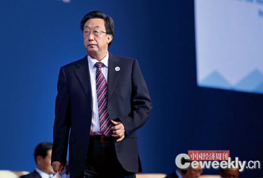 河南省委书记郭庚茂发表演讲。