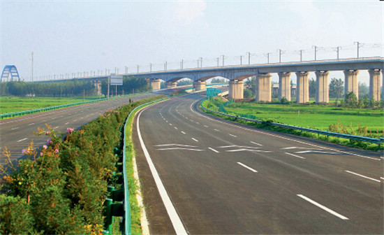 p34-1+淮南高速公路网贯穿全市。