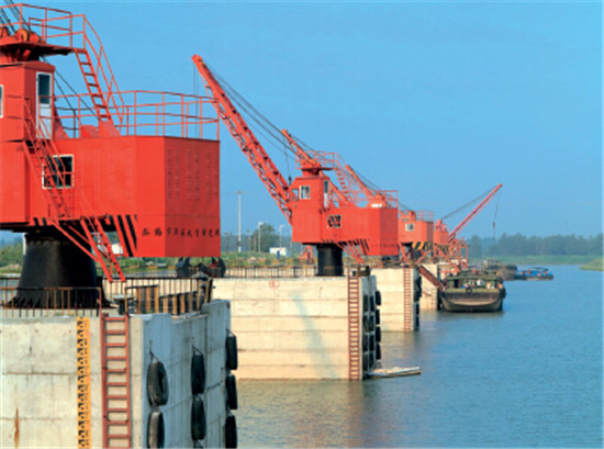 p34-3大力发展航运建设，凤阳港在经济发展中起到越来越重要的作用