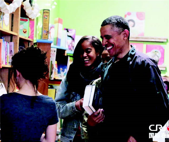 P83—1总统、明星也抢购美国总统奥巴马买了几本书；好莱坞明星莱昂纳多抢购的是羽绒服。