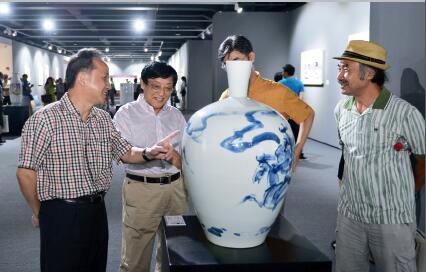 p16-3 2014 年8 月, 上海龙美术馆 溯源——龚循明陶瓷绘画展现场