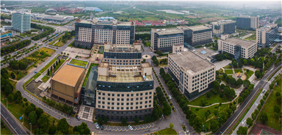 业已成熟的张江集电港，云集了E 医产业的先进企业，成为国际一流的集成电路产业集聚区。