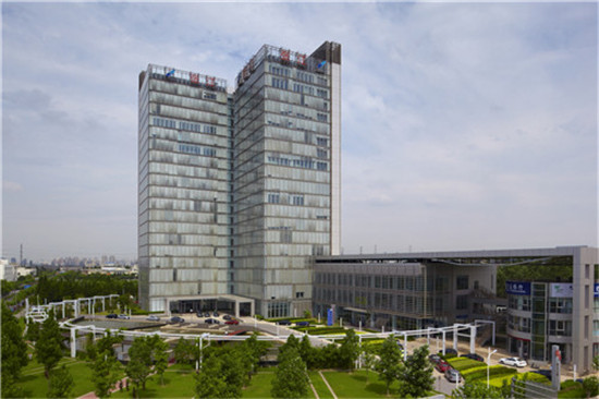 由股份公司建设的园区第一栋甲级写字楼——张江大厦于2005年竣工