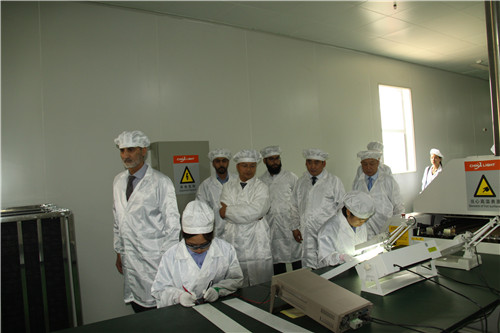 3.巴基斯坦科技部人员参观生产现场