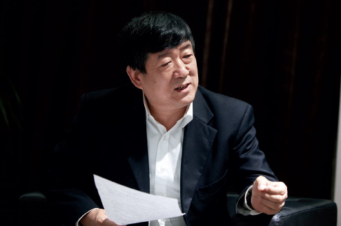 p73 陕西东岭工贸集团股份有限公司党委书记,董事长李黑记