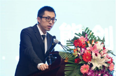 央数文化董事长兼CEO、小熊尼奥创始人熊剑明先生上台致辞