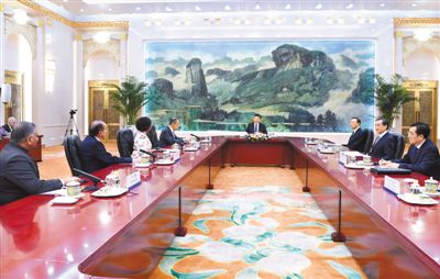 六月十九日，国家主席习近平在北京人民大会堂集体会见来华出席金砖国家外长会晤的俄罗斯外长拉夫罗夫、南非外长马沙巴内、巴西外长努内斯、印度外交国务部长辛格。