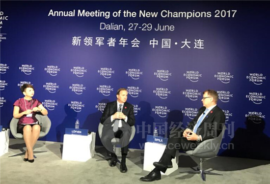 6月27日，瑞典首相勒文（中）、芬兰总理西比莱（右）在2017年大连达沃斯论坛上参加了主题为《全球挑战：北欧视角》的分论坛。中国经济周刊记者 姚冬琴 摄