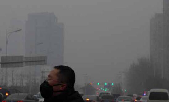 p31--12016 年12 月19 日，辽宁沈阳，辽宁省发布霾橙色预警。此次中央环保督察组反馈称，辽宁一些地市屡屡突破环境底线上马项目。