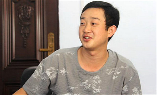 河南灵宝小伙侯卫东返乡创业献大爱 真情回报乡邻_河