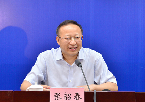 安徽省发展和改革委员会主任张绍春发布新闻。吴晓光   摄