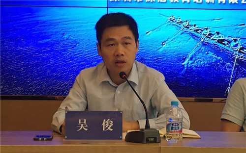 2、扬州市生态科技新城党工委委员、纪工委书记吴俊在新闻发布会上