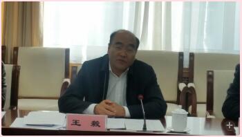 嘉峪关市政法委书记王毅谈创新社会治理。摄影  李晓梅