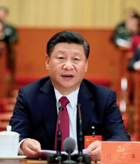 p44-10月24日，中国共产党第十九次全国代表大会在北京人民大会堂胜利闭幕。习近平同志主持大会。 新华社