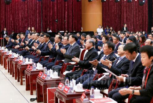 p20-来自政商学界的200 多位嘉宾出席了论坛《中国经济周刊》首席摄影记者 肖翊 摄