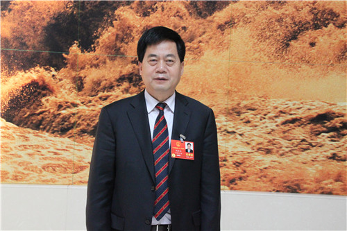 全国人大代表、华菱星马汽车（集团）股份有限公司董事长刘汉如 (1)