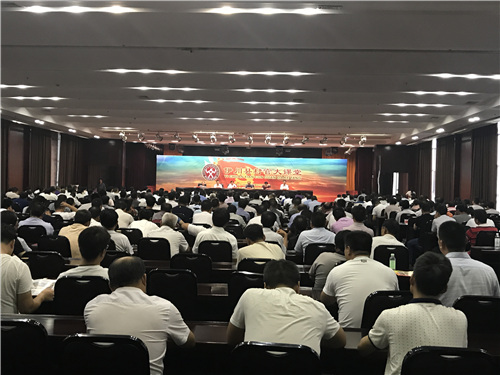 4   伊川县举办村官大课堂，对500余名驻村干部、村干部进行培训