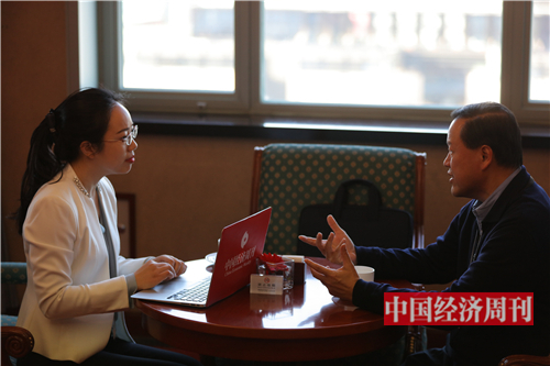 《中国经济周刊》记者在全国两会期间采访雷添良
