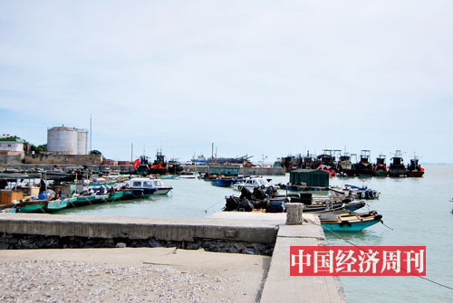 P56争议关系到渔船未来能不能停放在这里  本刊记者  赵剑云I摄