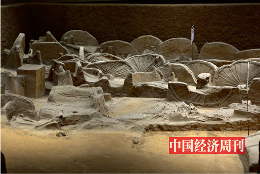 虢国墓考古发掘现场如今向公众开放，图为一号车马坑。《中国经济周刊》记者 胡巍| 摄