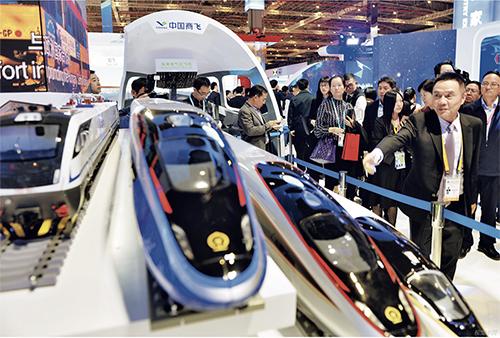 p22 2019 年11 月5 日，上海，第二届进博会，中国商飞展品。