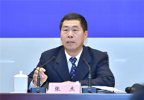 安徽省政府副秘书长,办公厅主任张杰发布新闻.  吴晓光  摄