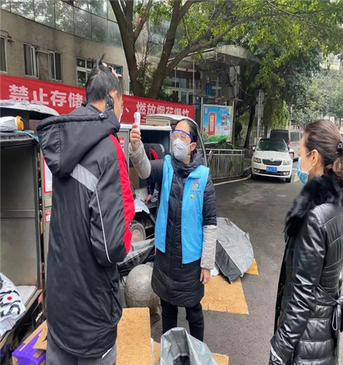 重庆江北区观音桥商圈管理办公室主要负责人介绍,春节期间,又是疫情的