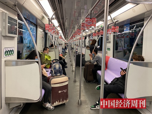 3月3日，上海地铁十号线上场景。（宋杰摄影）