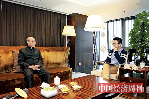 p64 2019 年4 月底，陈峰复出10 个月后接受《中国经济周刊》专访 《中国经济周刊》首席摄影记者 肖翊 | 摄