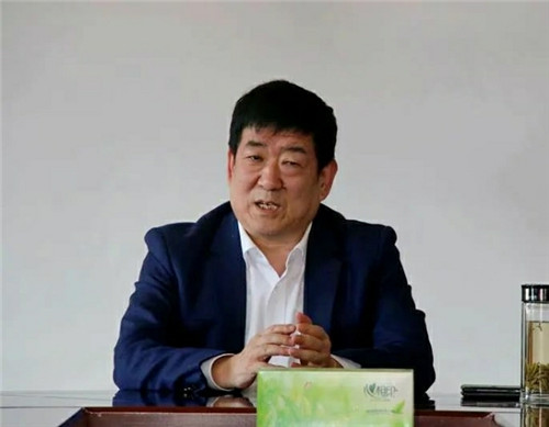 李黑记喊出一个声音握紧一个拳头实现既定目标