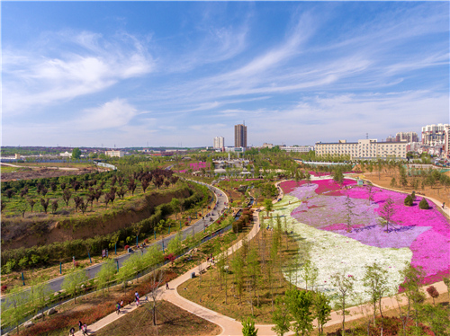 1 “荒沟沟”变身城市“后花园”——孟津县龙泉谷公园