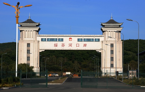 而黑龙江省防疫的最前沿,是仅有7万人口的小城绥芬河.