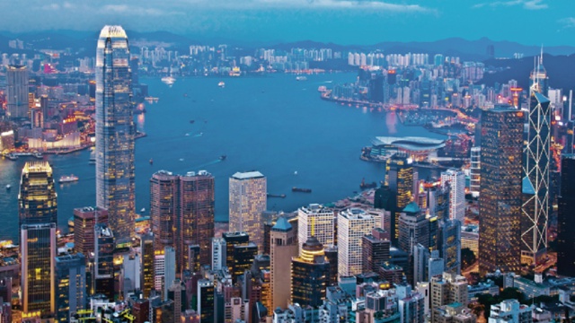 经济数据连创历史新低，香港靠什么维持稳定繁荣？