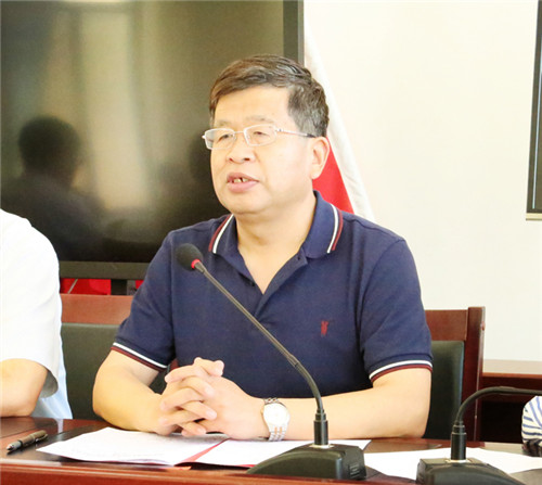 辛刚国在讲话中指出,陇东学院注重在教育扶贫,科技扶贫,文化扶贫方面