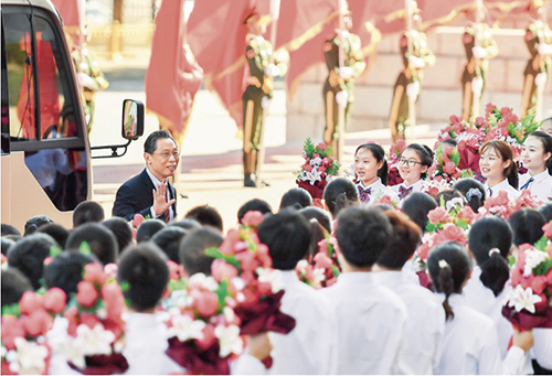 31-2 “共和国勋章”获得者钟南山抵达人民大会堂。