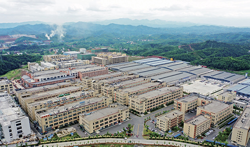 22-3 赣州南康打造了中国最大的实木家具产业集群。