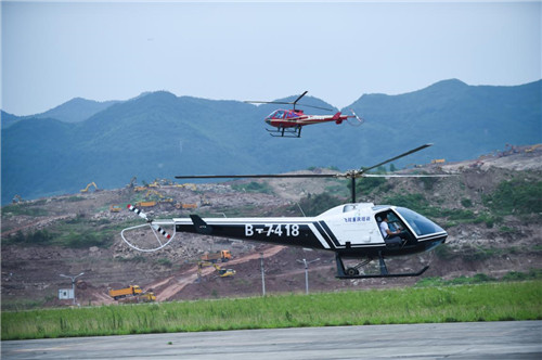 龙兴机场的直升机(源：两江航投集团）6