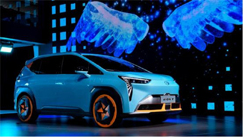 “超定律智能纯电SUV” 埃安Y全球首发