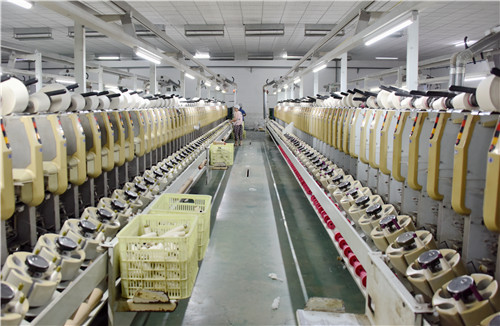 1 洛阳白马纺织集团现代化纺织车间生产线