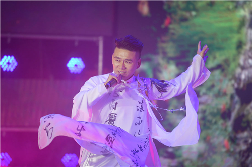 越战越勇君歌嘹亮艺术团为沧州武警慰问演出